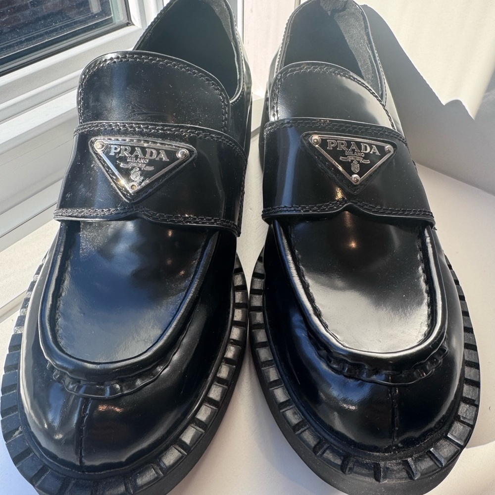 1:1 Prada Loafers